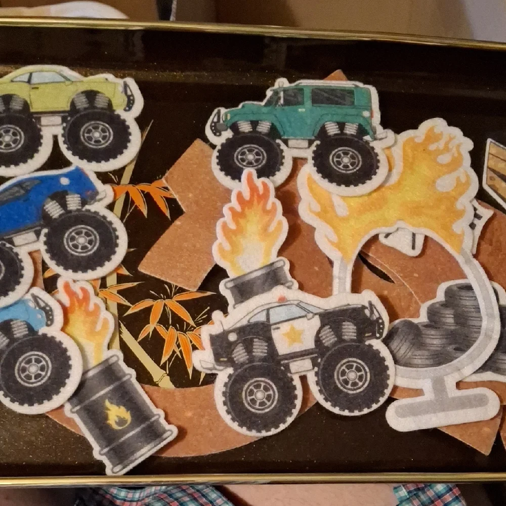 Monster Truck Feltboard Flannelboard Set Racetrack Flags - Picture 1 of 7
